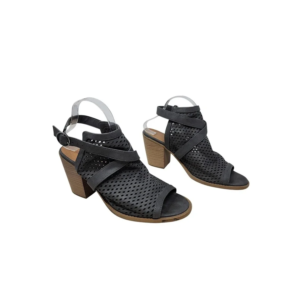 Dolcetta Sandals 11 Womens Stassi Gray Perforated Laser Cut Block Heel Boho Shoe